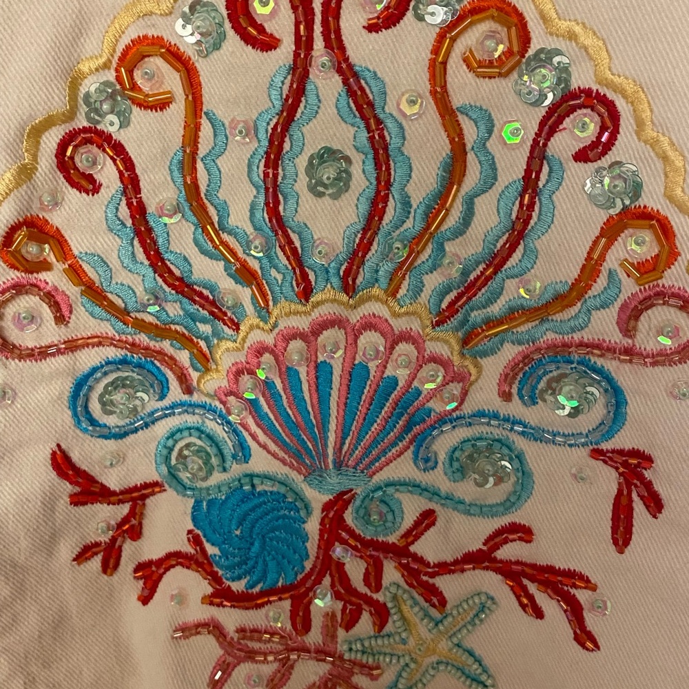 Beautiful white jean jacket from France. - Picture 6 of 11